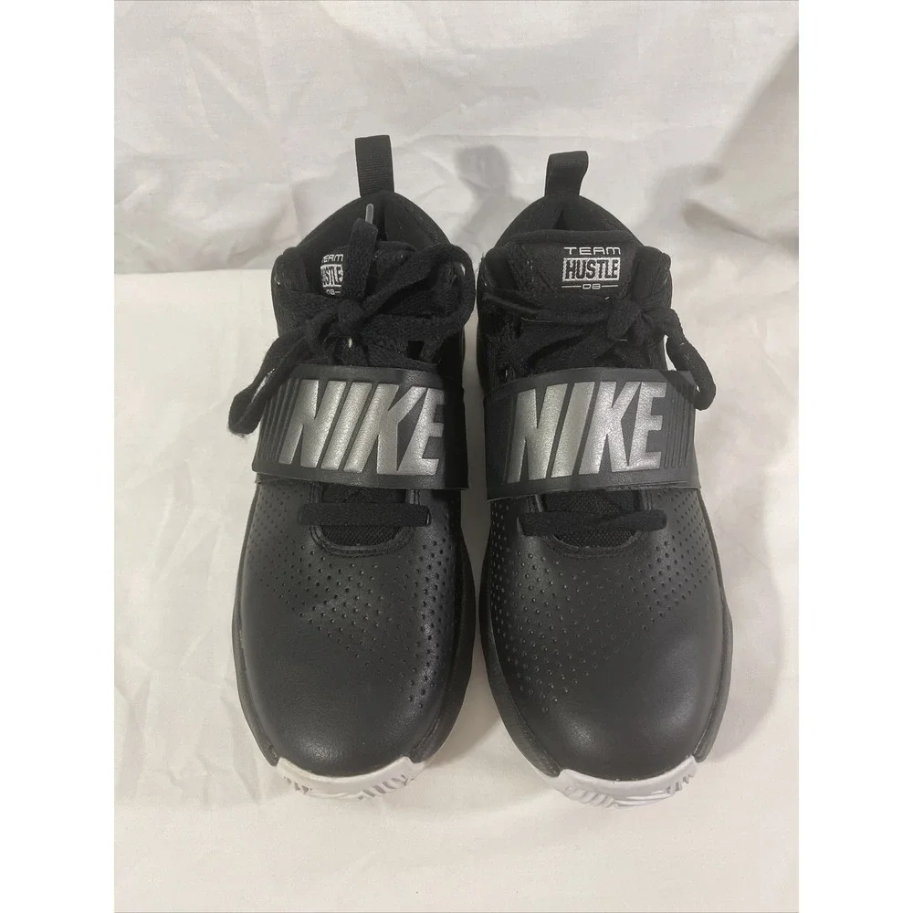 Nike Team Hustle D8 881941-001 Black Basketball Shoes Sneakers Size 5.5Y Women 7